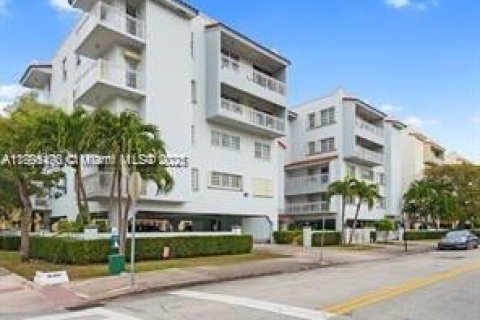 Condo à Coral Gables, Floride, 2 chambres  № 1947668