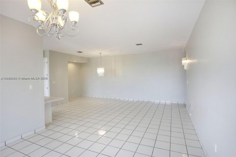 Copropriété à louer à Coral Gables, Floride: 2 chambres, 108.7 m2 № 1947668 - photo 6