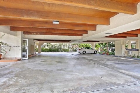 Copropriété à louer à Coral Gables, Floride: 2 chambres, 108.7 m2 № 1947668 - photo 17