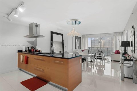 Copropriété à louer à Miami, Floride: 2 chambres, 134.71 m2 № 1960067 - photo 1