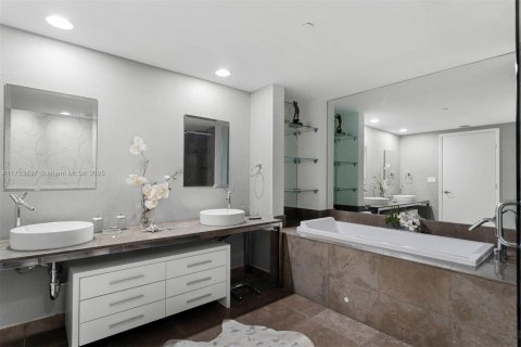 Copropriété à louer à Miami, Floride: 2 chambres, 134.71 m2 № 1960067 - photo 21