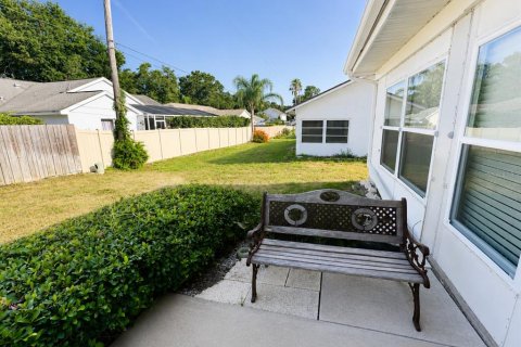 House in Palm Harbor, Florida 2 bedrooms, 126.44 sq.m. № 2236168 - photo 14