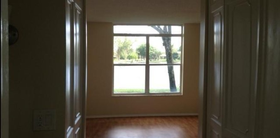 Condominio en Lauderhill, Florida, 1 dormitorio № 1178491