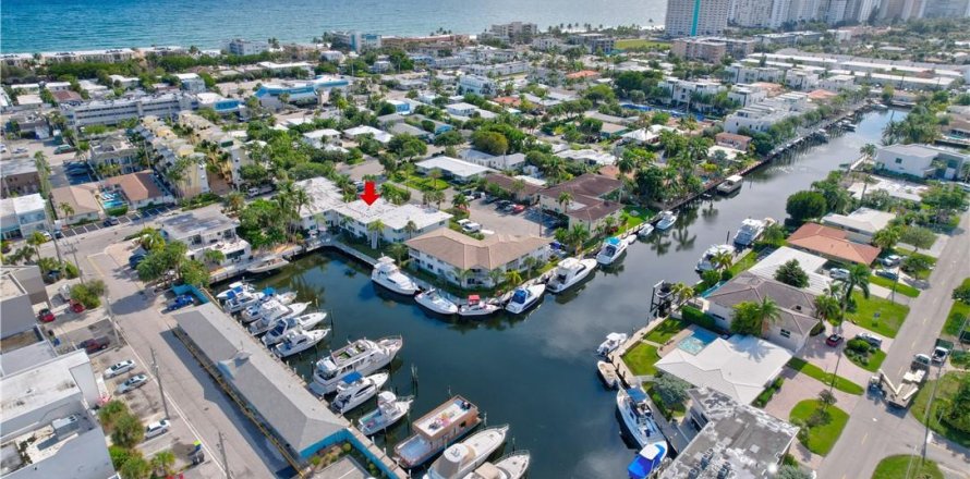Condo in Lauderdale-by-the-Sea, Florida, 2 bedrooms  № 1155772