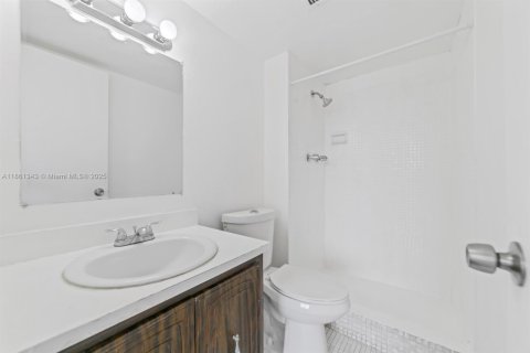 Снять в аренду кондоминиум в Майами, Флорида 2 спальни, 96.25м2, № 1961361 - фото 14