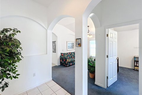 House in Davenport, Florida 5 bedrooms, 187.01 sq.m. № 1918873 - photo 12