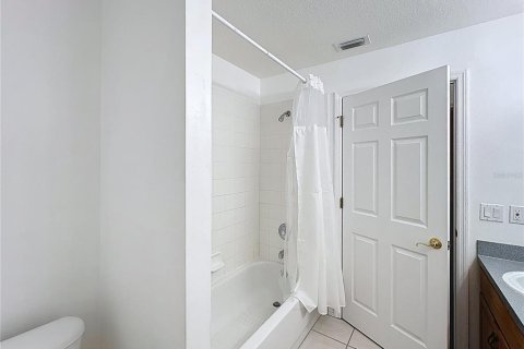House in Davenport, Florida 5 bedrooms, 187.01 sq.m. № 1918873 - photo 30