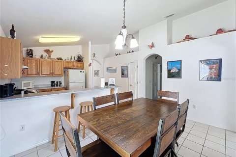 House in Davenport, Florida 5 bedrooms, 187.01 sq.m. № 1918873 - photo 5
