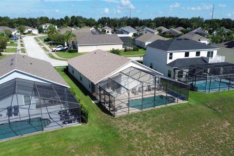 House in Davenport, Florida 5 bedrooms, 187.01 sq.m. № 1918873 - photo 4
