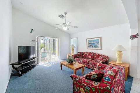 House in Davenport, Florida 5 bedrooms, 187.01 sq.m. № 1918873 - photo 8