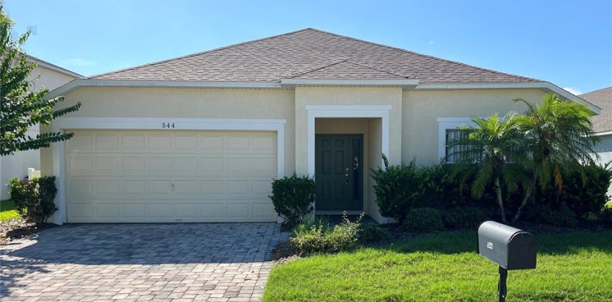 House in Davenport, Florida 5 bedrooms, 187.01 sq.m. № 1918873