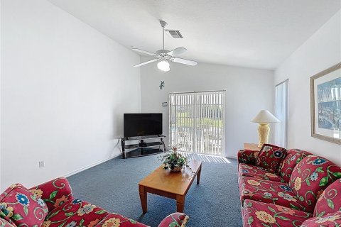 House in Davenport, Florida 5 bedrooms, 187.01 sq.m. № 1918873 - photo 10