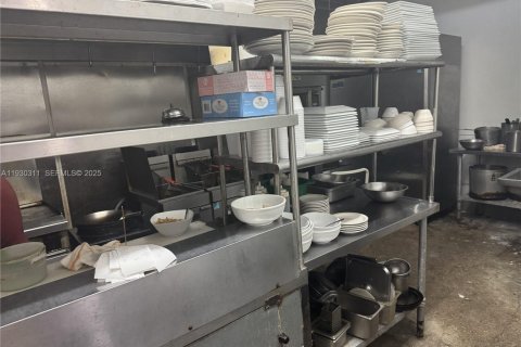 Propiedad comercial en venta en Hollywood, Florida № 1989395 - foto 6