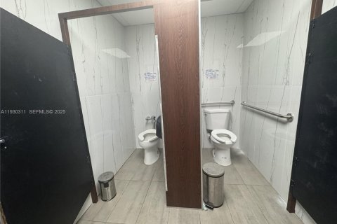 Propiedad comercial en venta en Hollywood, Florida № 1989395 - foto 14