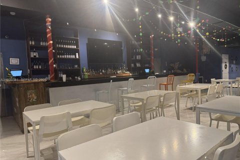 Propiedad comercial en venta en Hollywood, Florida № 1989395 - foto 5