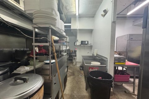 Propiedad comercial en venta en Hollywood, Florida № 1989395 - foto 8