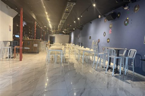 Propiedad comercial en venta en Hollywood, Florida № 1989395 - foto 4