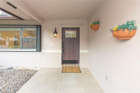 House in Cooper City, Florida 3 bedrooms, 160.81 sq.m. № 1839677 - photo 4