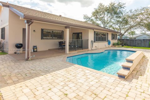 House in Cooper City, Florida 3 bedrooms, 160.81 sq.m. № 1839677 - photo 19