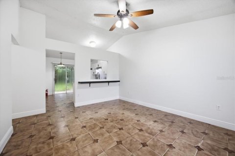 Appartement à louer à Orlando, Floride: 2 chambres, 77.76 m2 № 2408389 - photo 4