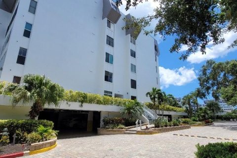 Condo in Sarasota, Florida, 2 bedrooms  № 1723825 - photo 1