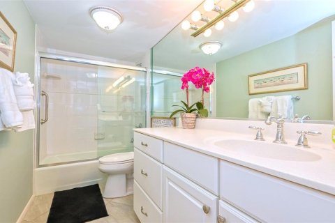 Condo in Sarasota, Florida, 2 bedrooms  № 1723825 - photo 28