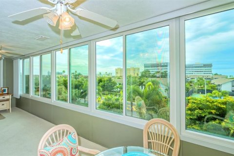Condo in Sarasota, Florida, 2 bedrooms  № 1723825 - photo 9
