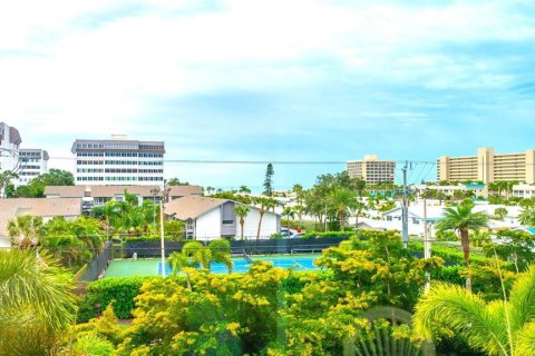Condo in Sarasota, Florida, 2 bedrooms  № 1723825 - photo 11
