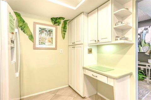 Condo in Sarasota, Florida, 2 bedrooms  № 1723825 - photo 15