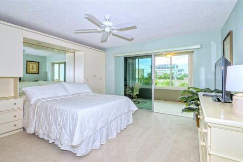 Condo in Sarasota, Florida, 2 bedrooms  № 1723825 - photo 20