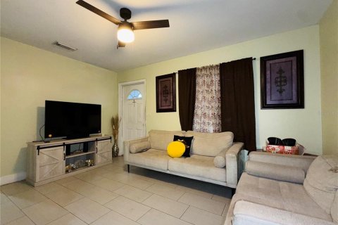 House in Kissimmee, Florida 4 bedrooms, 118.91 sq.m. № 2215515 - photo 27