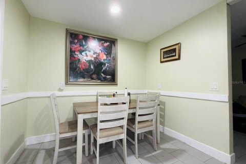 House in Kissimmee, Florida 4 bedrooms, 118.91 sq.m. № 2215515 - photo 24