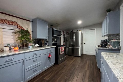House in Kissimmee, Florida 4 bedrooms, 118.91 sq.m. № 2215515 - photo 12