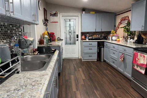 House in Kissimmee, Florida 4 bedrooms, 118.91 sq.m. № 2215515 - photo 13