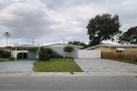 House in Kissimmee, Florida 4 bedrooms, 118.91 sq.m. № 2215515