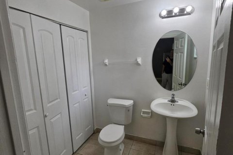 Appartement à louer à Palm Springs, Floride: 3 chambres, 124.67 m2 № 2241542 - photo 7