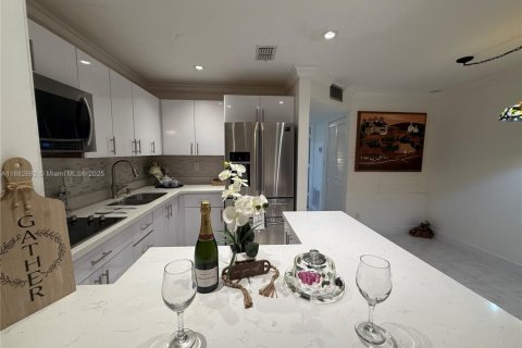 Купить кондоминиум в Санрайз, Флорида 1 спальня, 54.81м2, № 1931855 - фото 1