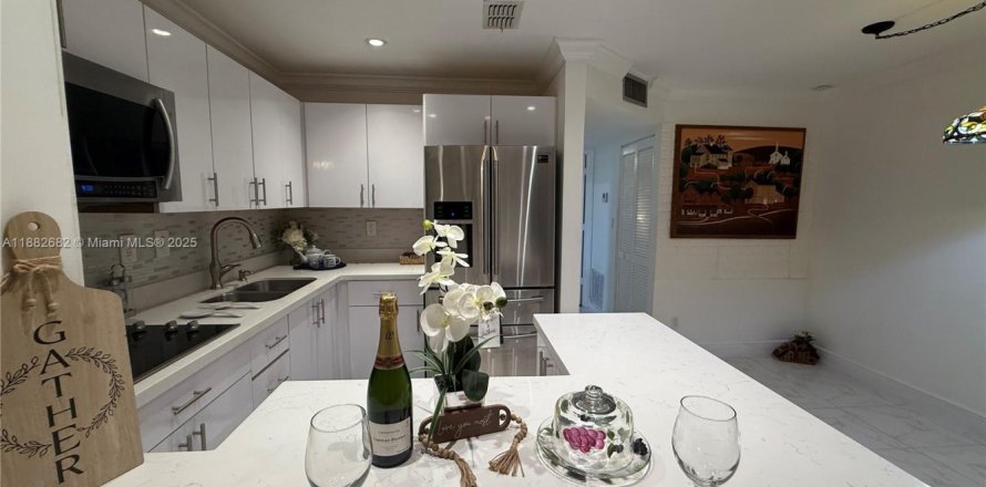 Кондоминиум с 1 спальней в Санрайз, Флорида № 1931855