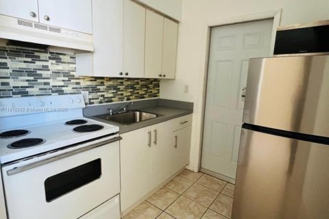 Villa ou maison à louer à Dania Beach, Floride: 2 chambres, 111.76 m2 № 1966565 - photo 7