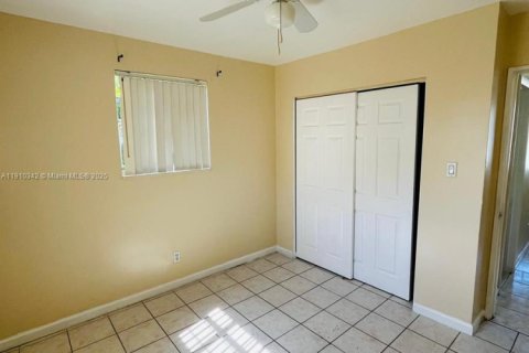 Villa ou maison à louer à Dania Beach, Floride: 2 chambres, 111.76 m2 № 1966565 - photo 6