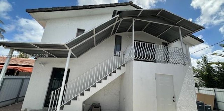 Коммерческая недвижимость в Майами, Флорида 1 спальня, 51.1м2 № 2087634