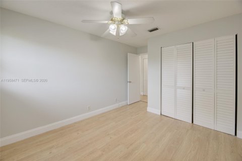 Снять в аренду кондоминиум в Корал-Спрингс, Флорида 2 спальни, 74.32м2, № 2024435 - фото 23