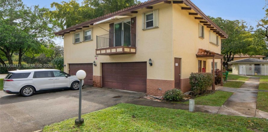 Кондоминиум с 2 спальнями в Корал-Спрингс, Флорида № 2024435