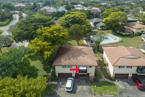 Снять в аренду кондоминиум в Корал-Спрингс, Флорида 2 спальни, 74.32м2, № 2024435 - фото 5