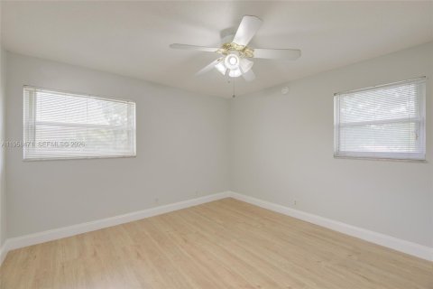 Снять в аренду кондоминиум в Корал-Спрингс, Флорида 2 спальни, 74.32м2, № 2024435 - фото 26