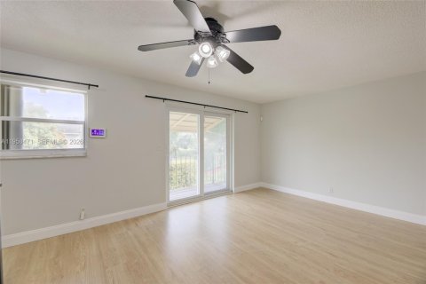 Condominio en alquiler en Coral Springs, Florida, 2 dormitorios, 74.32 m2 № 2024435 - foto 30