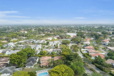 Снять в аренду кондоминиум в Корал-Спрингс, Флорида 2 спальни, 74.32м2, № 2024435 - фото 11