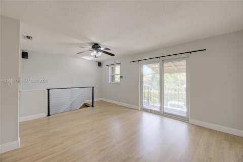 Снять в аренду кондоминиум в Корал-Спрингс, Флорида 2 спальни, 74.32м2, № 2024435 - фото 13