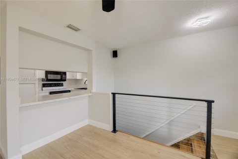 Снять в аренду кондоминиум в Корал-Спрингс, Флорида 2 спальни, 74.32м2, № 2024435 - фото 16