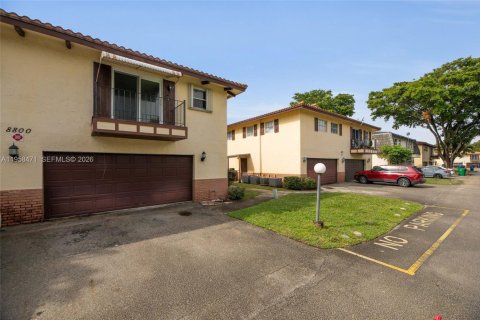 Снять в аренду кондоминиум в Корал-Спрингс, Флорида 2 спальни, 74.32м2, № 2024435 - фото 3